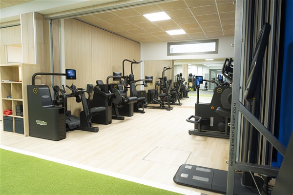 Gimnasio, pesas o clases en grupo. ¿Qué entrenamiento es realmente para ti?